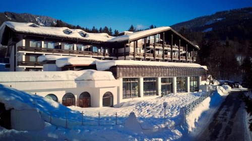 Apartment with Mountain View
