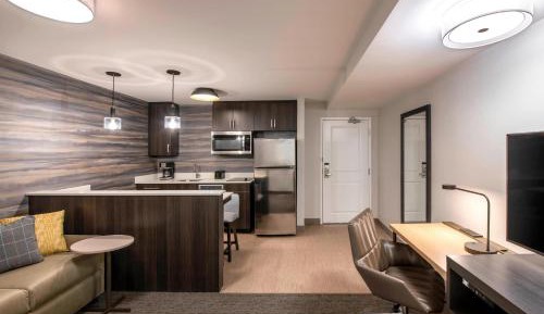 Larger Studio, 1 King, Sofa bed