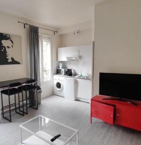 King Studio with Sofa Bed