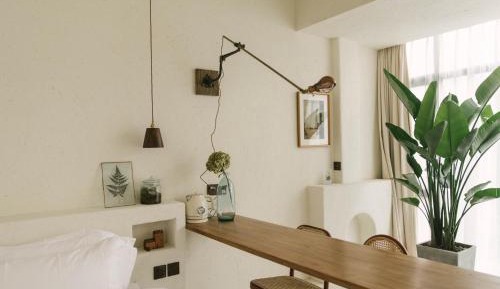 Family Room with Garden View