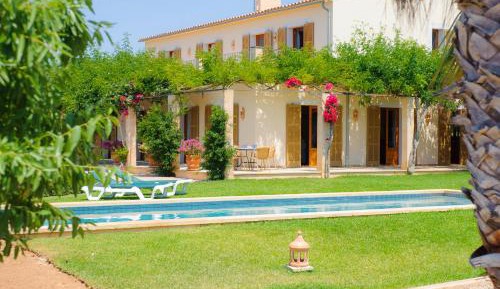 Six-Bedroom Villa 