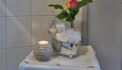 Deluxe Two-Bedroom Apartment (2-4 Adults)