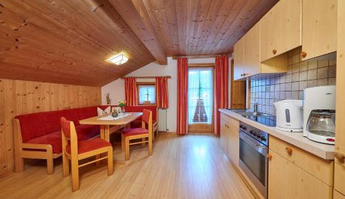 Standard Two-Bedroom Apartment (2-4 adults)