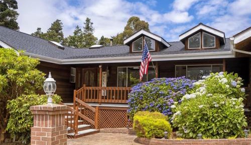 Four-Bedroom Holiday Home