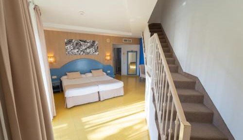 Room #27829115