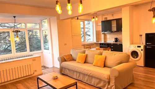 Deluxe One-Bedroom Apartment with City View