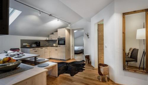 Four-Bedroom Apartment with Balcony 