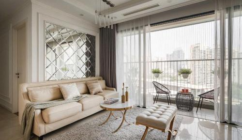 Three-Bedroom Apartment with Balcony