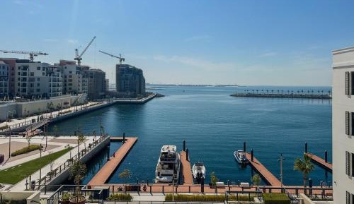 One-Bedroom Apartment with Balcony