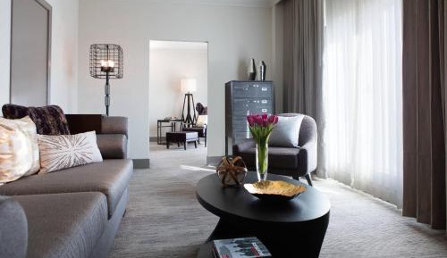 Executive Corner King Room with Sofa Bed - High Floor