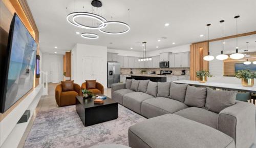 Ten-Bedroom Holiday Home
