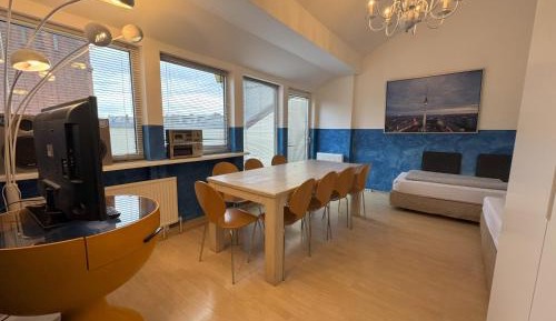 Apartment 21