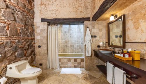 Suite with Hot Tub