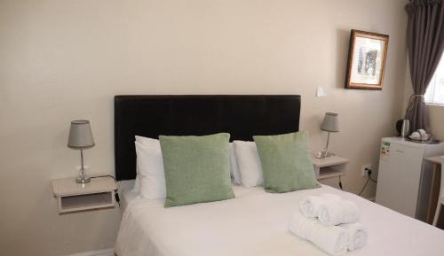 Queen Room with Garden View