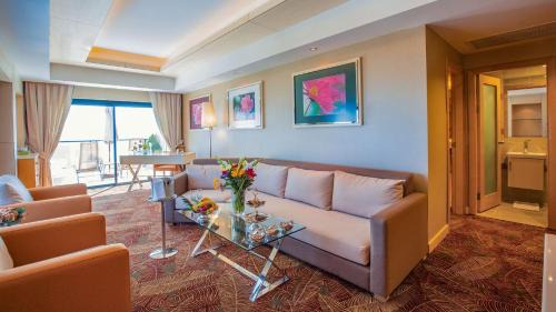 Deluxe King Suite