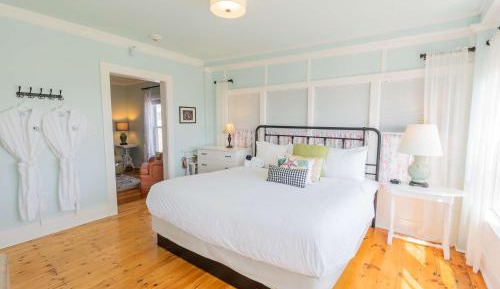 Old Hotel Premier Oceanfront Suite