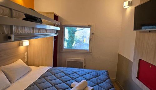 1 Double Bed 1 Single Bed
