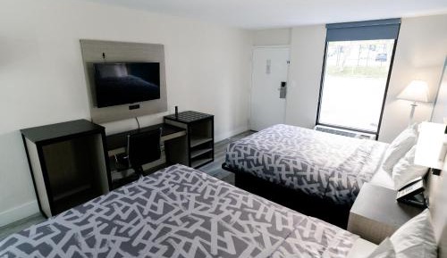 Queen Room with Two Queen Beds - Smoking