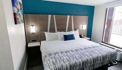 Queen Room - Mobility Access/Non-Smoking
