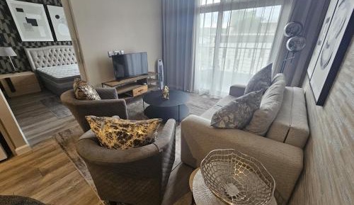 One-Bedroom Apartment with Balcony