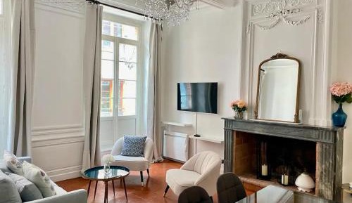 Apartment with City View