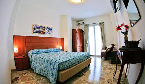 Superior Double Room with Balcony and Sea View