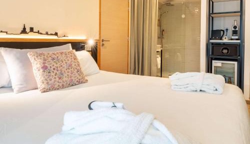 Double Suite with Balcony and One Double Sofa Bed