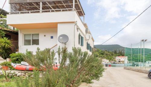 Four bedroom holiday home 