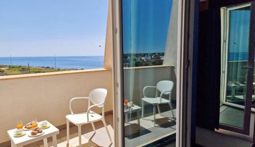 Double Room with Balcony and Sea View