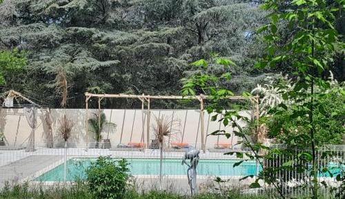 Queen Room with Pool View