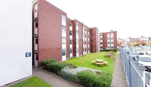 Single Room with Shared Bathroom