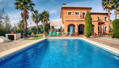 Villa with Garden View