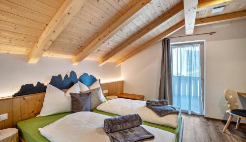 Superior One-Bedroom Apartment with Balcony