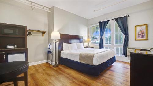 King Room with Garden View
