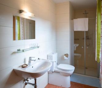 One-Bedroom Apartment with Lake View