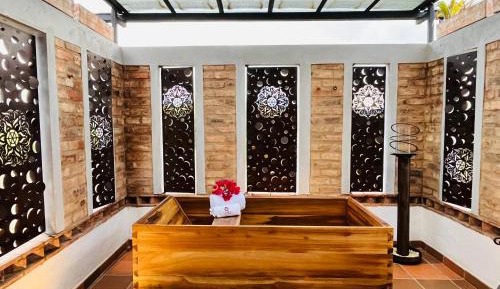 Deluxe King Suite