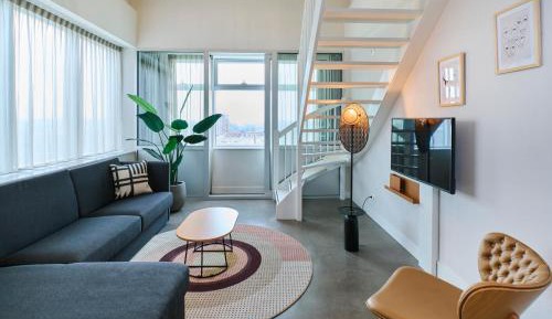1-Bedroom Loft with Patio