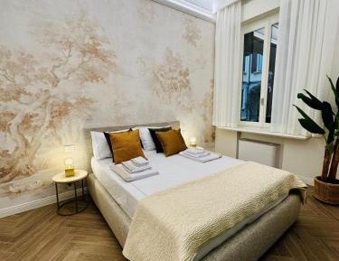 Two-Bedroom Apartment with Courtyard View