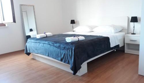 One Bedroom Apartment with Sea View