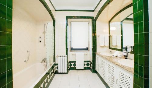 Deluxe Double or Twin Room with River View