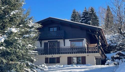 Apartment with Mountain View