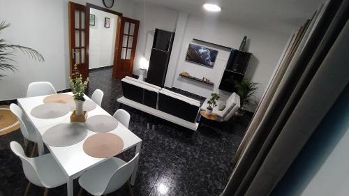 Three-Bedroom Apartment with Mountain View