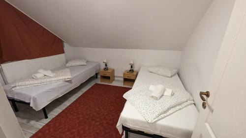 Two-Bedroom Suite - Attic (4 Adults)