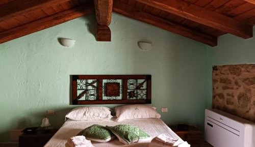 Double or Twin Room with Private Bathroom