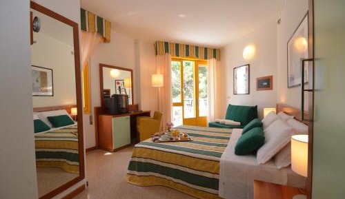Triple Room with Sea View