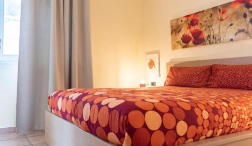 Two-Bedroom Apartment with Balcony and Garden View