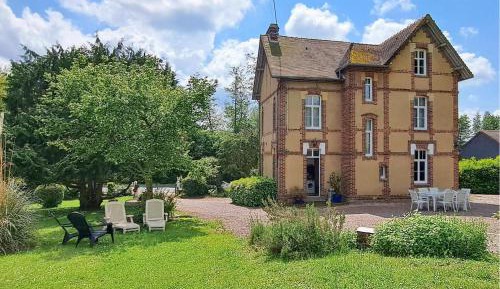 Three-Bedroom Holiday Home 