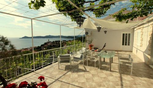 Two-Bedroom Apartment with Terrace and Sea View