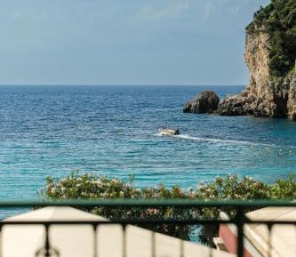 Apollon Top Floor Standard Double/Twin Room