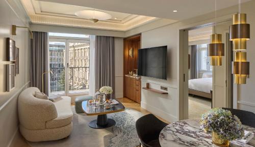 Corner Suite with Balcony